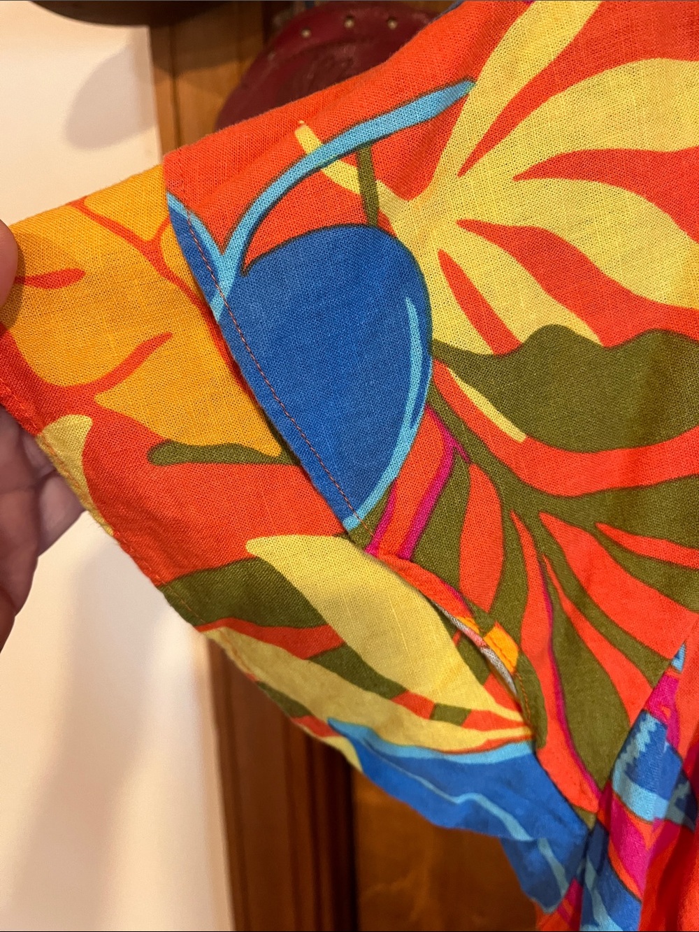 Calligraphie Multicolor Tropical V-Neck Top - Picture 3 of 3
